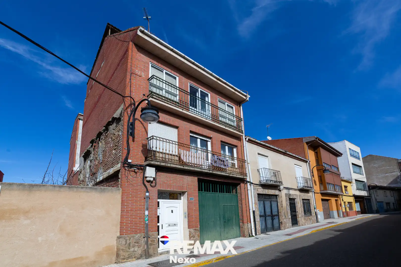 Exterior view of Flat for sale in Benavente  with Heating, Parquet flooring and Furnished