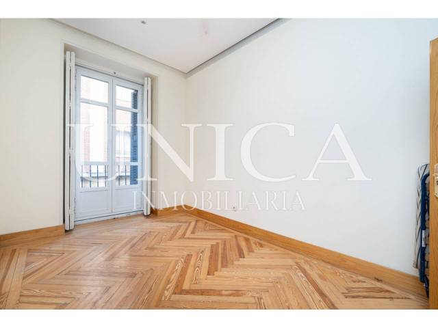 Piso en Venta en Cortes - Huertas