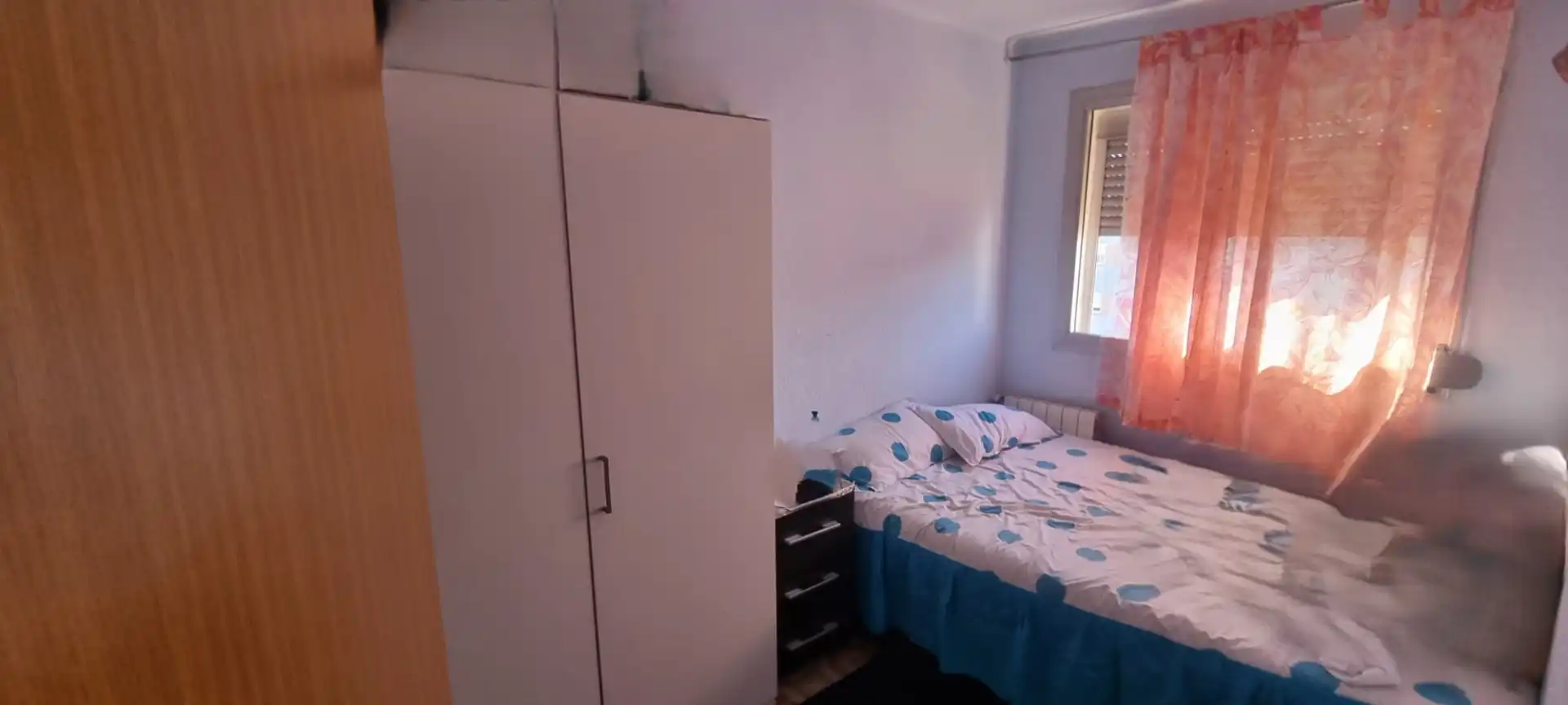 Habitación de Piso en venta en Badalona con Calefacción, Horno y Alarma