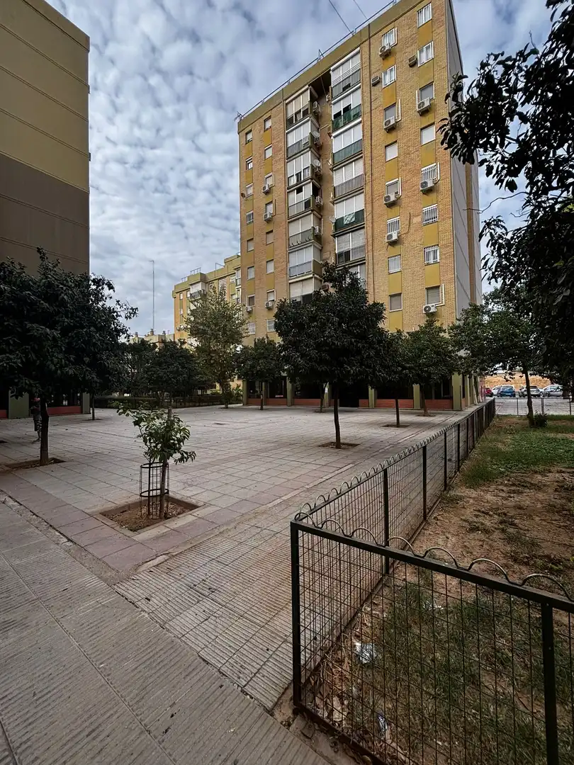 Vista exterior de Pis en venda en Sevilla