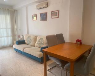 Sala d'estar de Apartament de lloguer en  Madrid Capital amb Terrassa