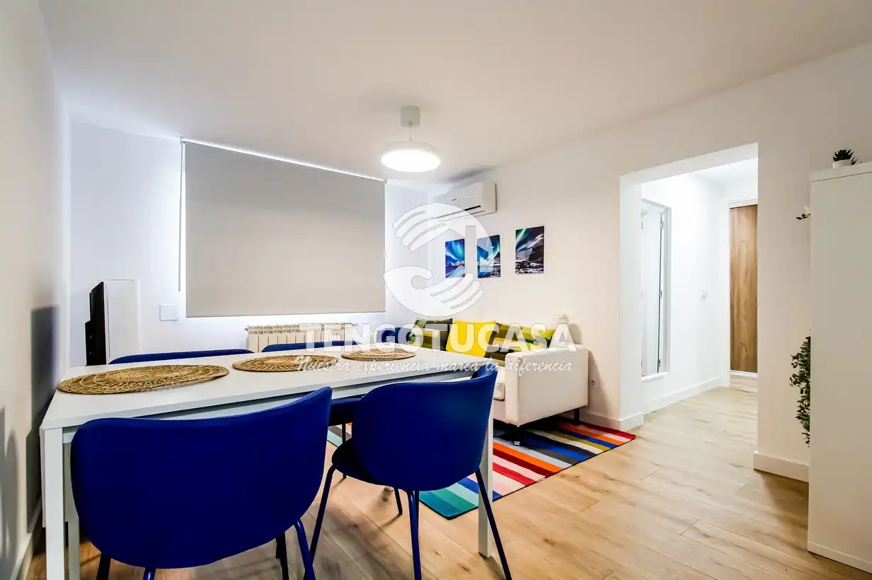 Living room of Flat for rent in Madrid  with Air Conditioner, Heating and Furnished