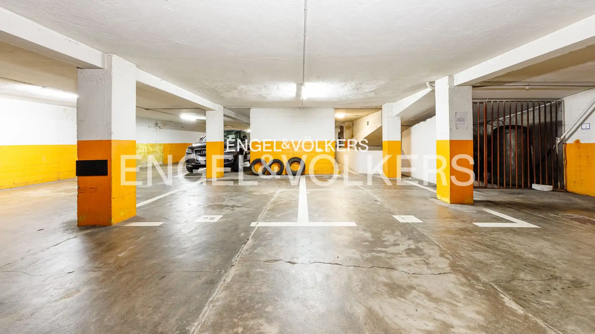 Parkplatz von Wohnungen zum Verkauf in Vigo  mit Heizung, Parkett und Terrasse