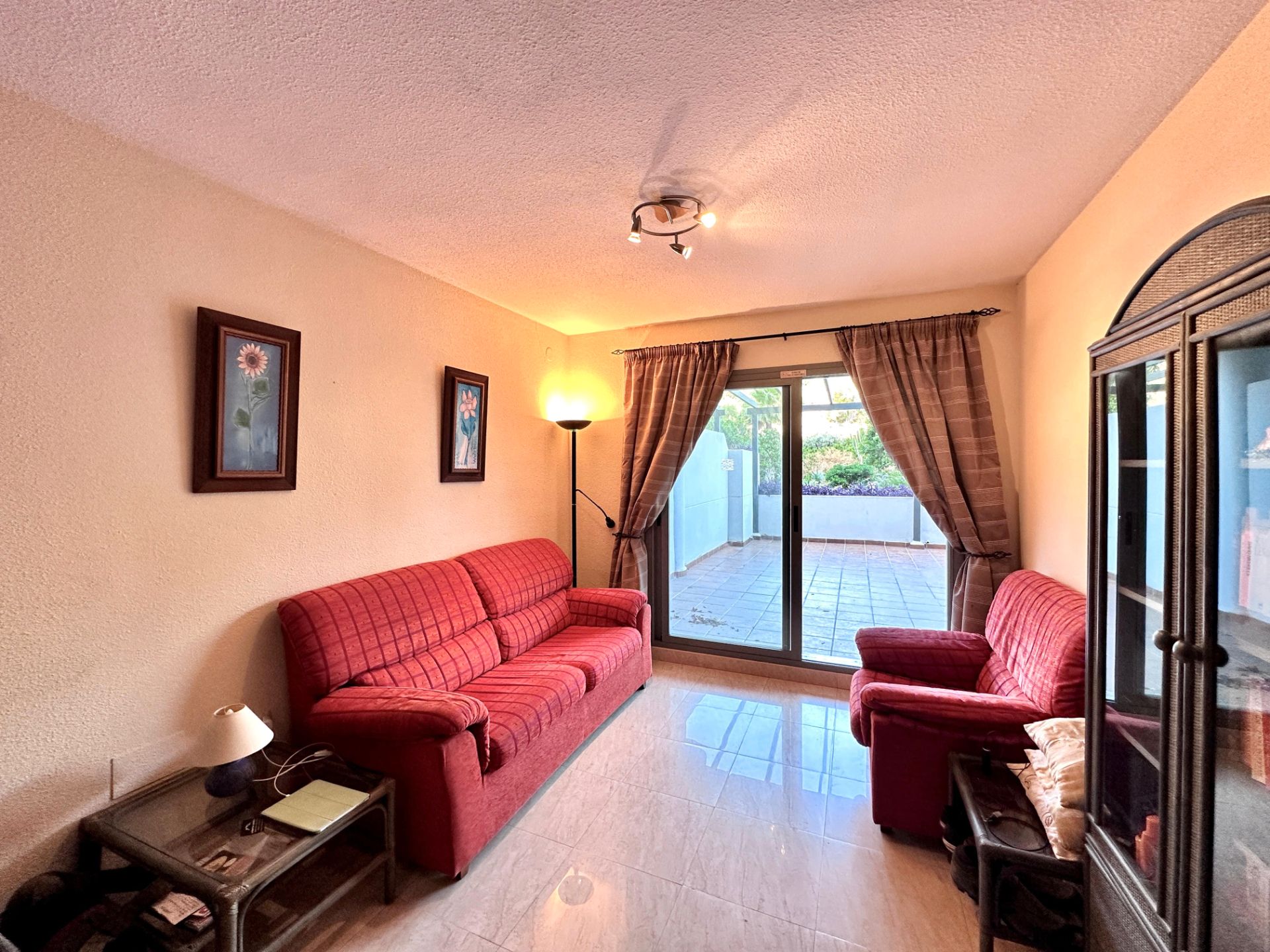 Living room of Flat for sale in Fuengirola  with Terrace, Storage room and Furnished