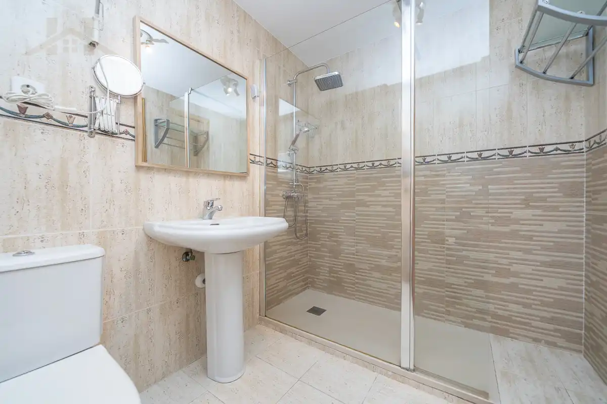 Baño de Piso en venta en El Escorial con Calefacción, Parquet y Terraza