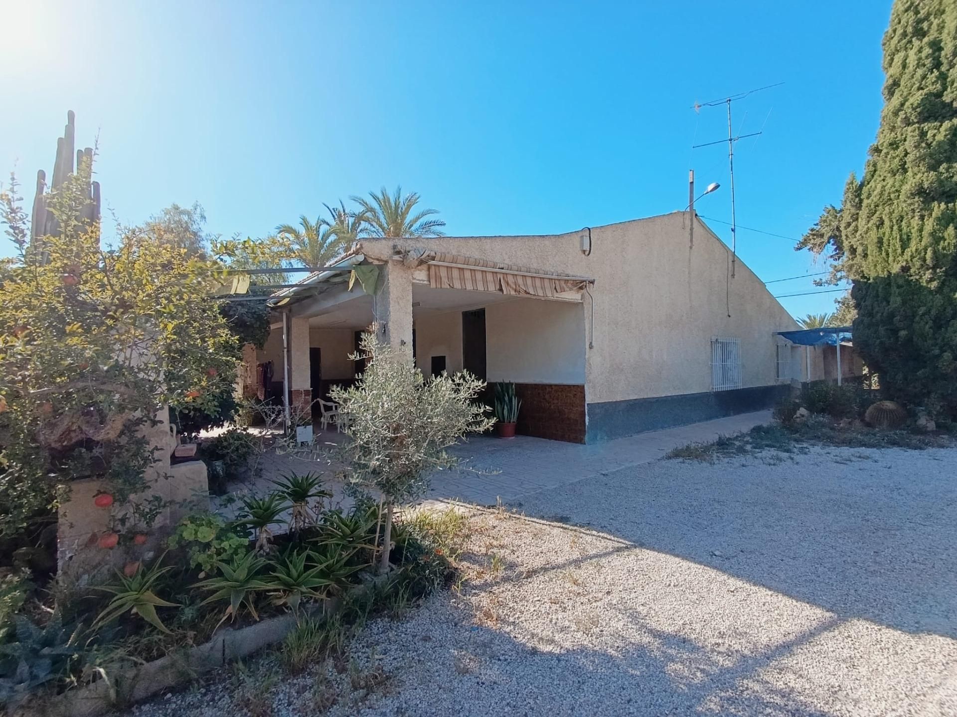 Vista exterior de Casa o xalet en venda en Elche / Elx amb Calefacció, Jardí privat i Terrassa