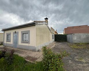 Exterior view of House or chalet for sale in Calvarrasa de Abajo  with Furnished