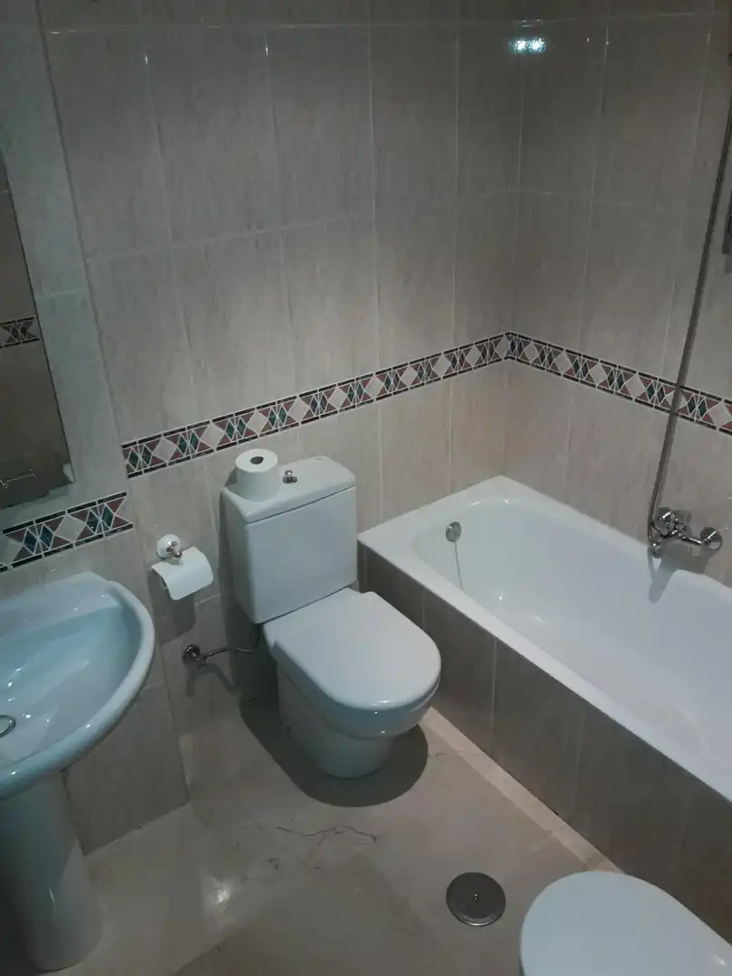 Bathroom of Flat for rent in Palencia  with Heating, Terrace and Storage room
