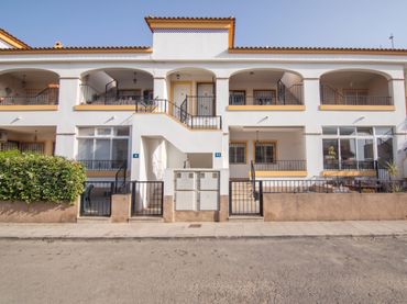 Bungalow con balcone in vendita a Calle Vega Baja 9b