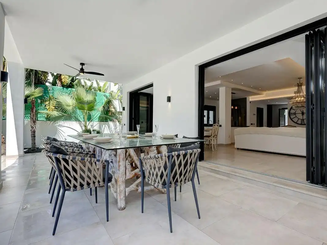 Terrasse von Haus oder Chalet zur Miete in Marbella mit Klimaanlage, Privatgarten und Terrasse
