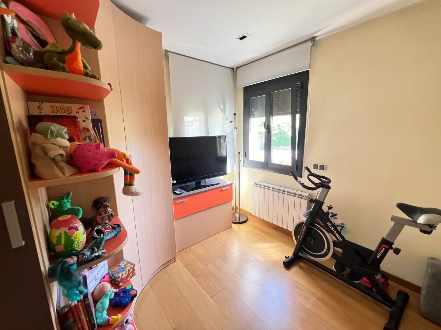 Dormitori de Casa o xalet en venda en La Roca del Vallès amb Aire condicionat, Calefacció i Jardí privat