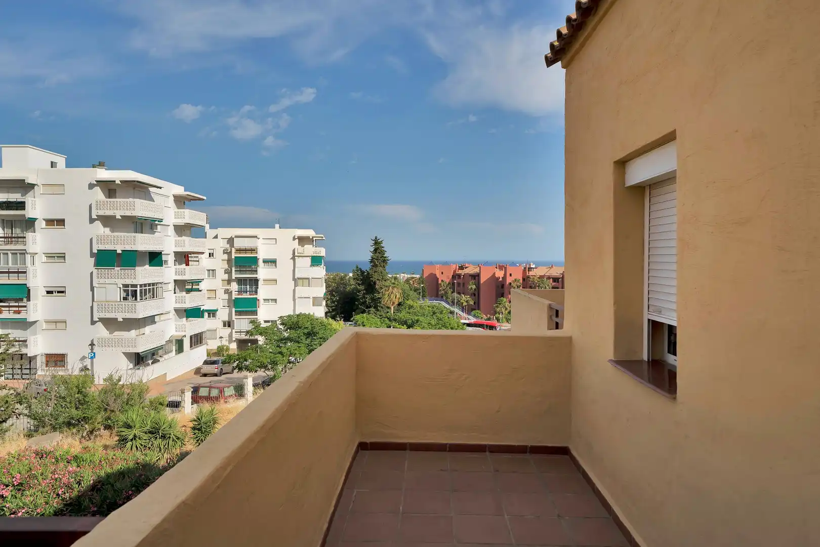Habitación de Casa adosada en venta en Estepona con Aire acondicionado, Calefacción y Jardín privado