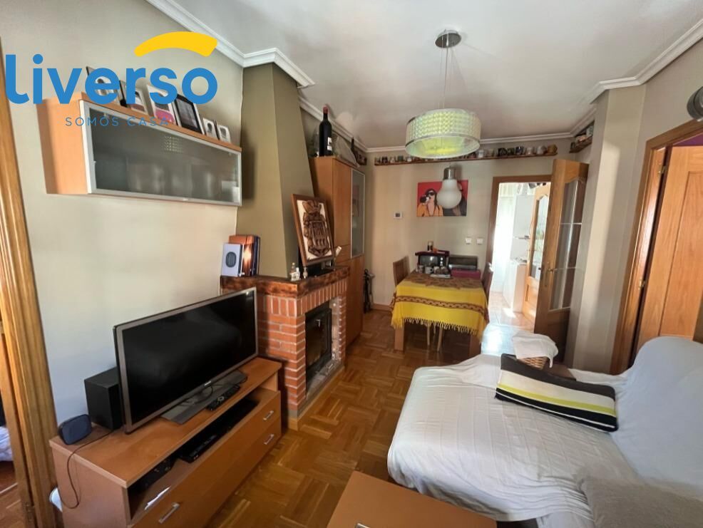 Living room of Flat to share in Burgos Capital  with Heating