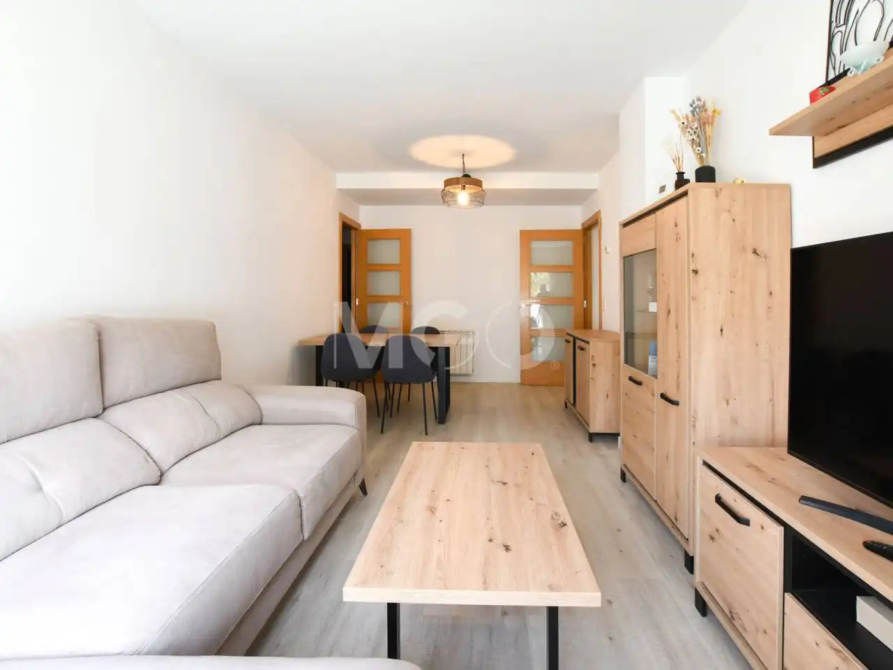 Piso con ascensor en venta en Calle Canigó