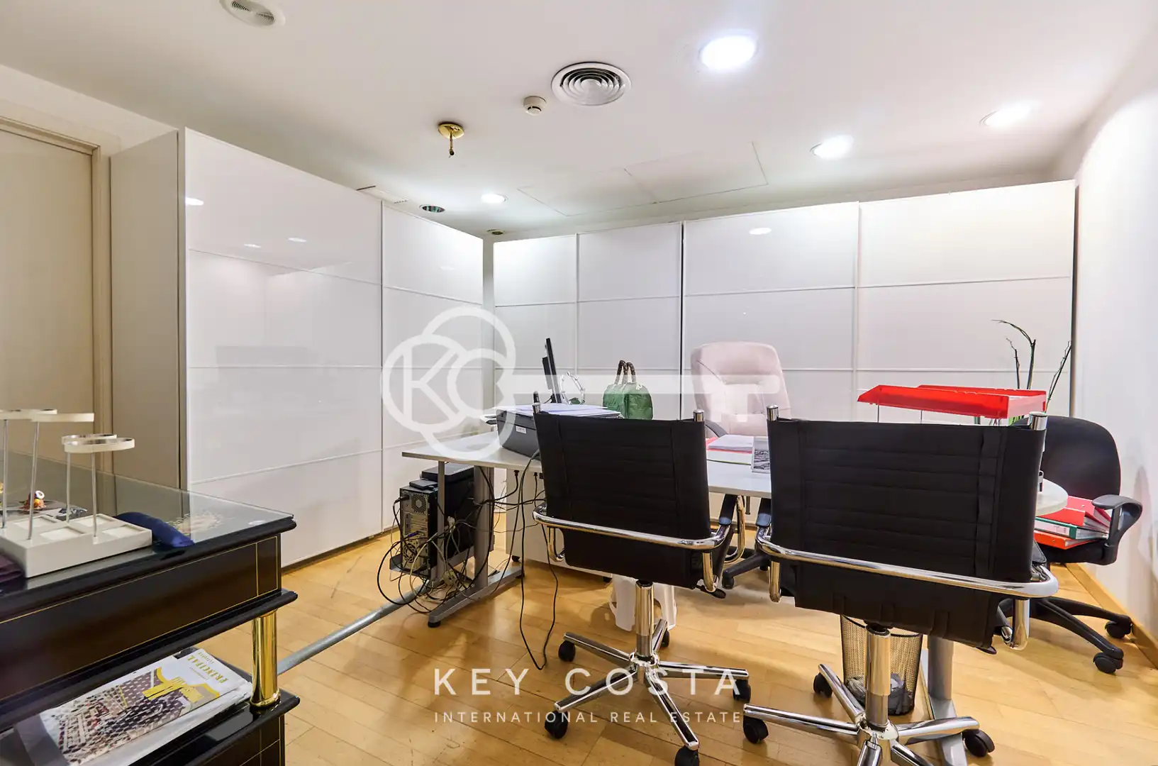 Local en venta en Alicante / Alacant con Amueblado, Alarma y Domótica
