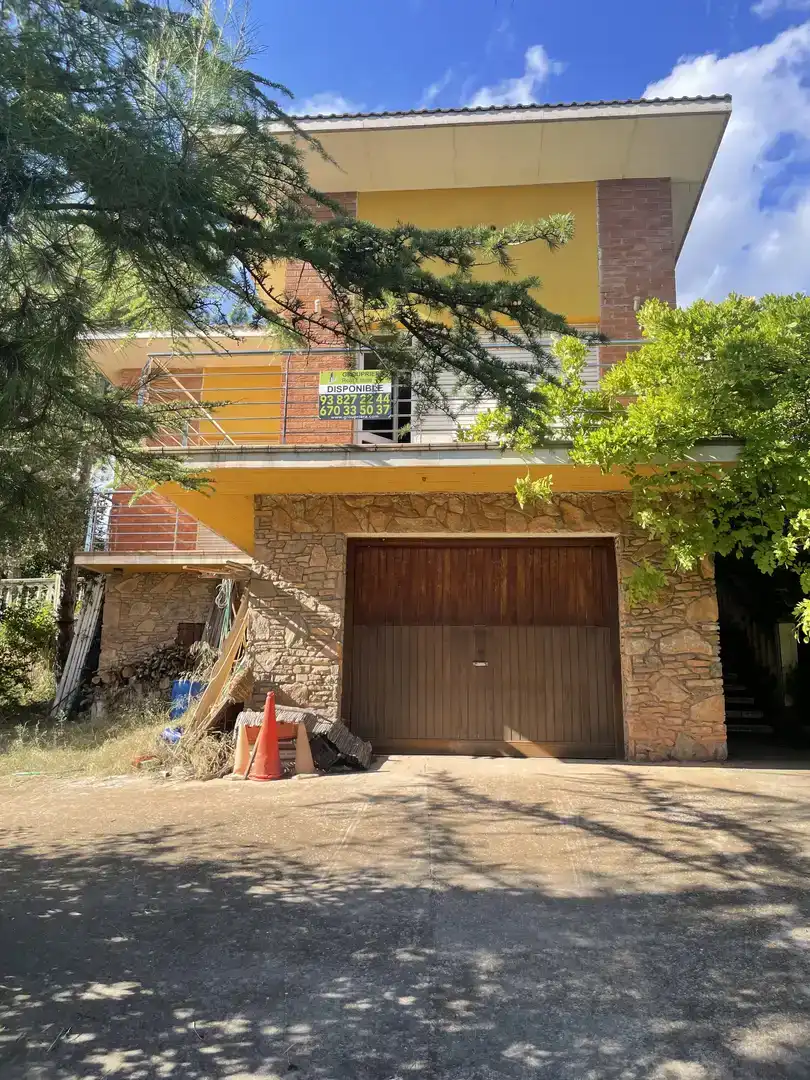 Vista exterior de Casa o xalet en venda en Castellnou de Bages amb Piscina i Balcó