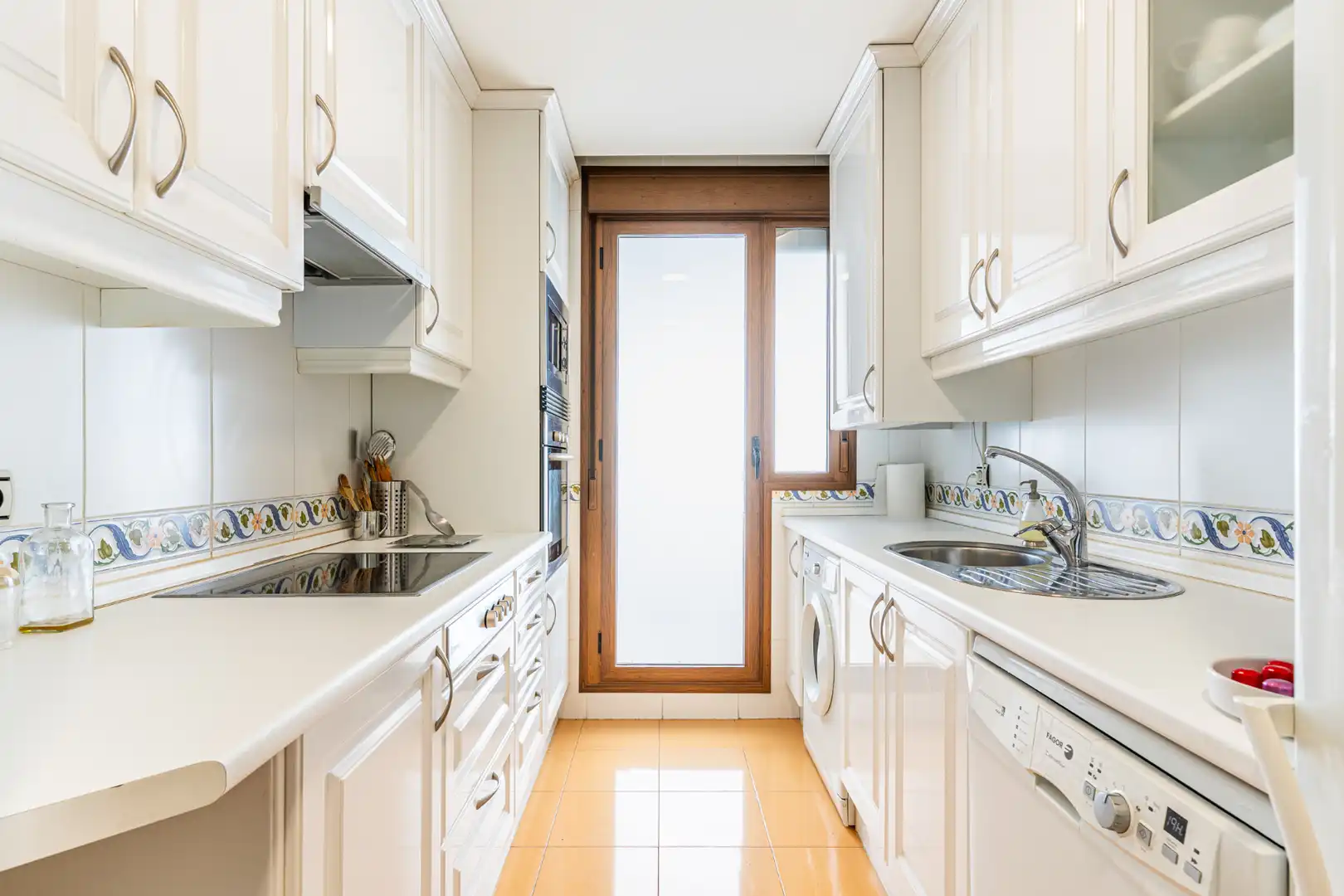 Cocina de Ático en venta en Majadahonda con Aire acondicionado, Calefacción y Jardín privado