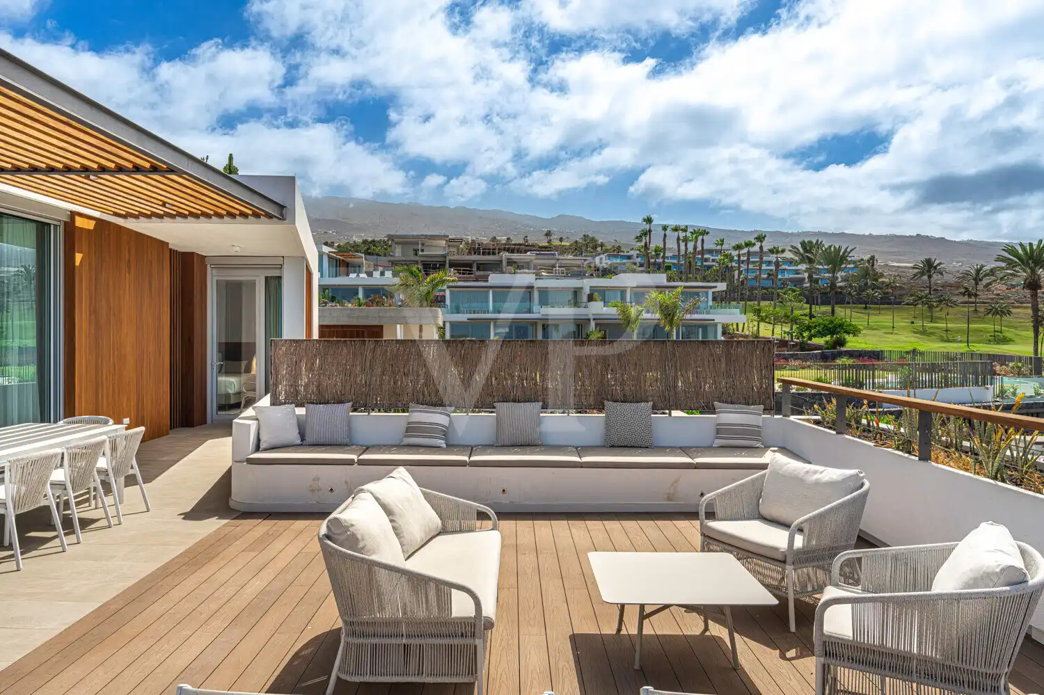 Terrasse von Dachboden zum Verkauf in Guía de Isora mit Klimaanlage, Terrasse und Balkon