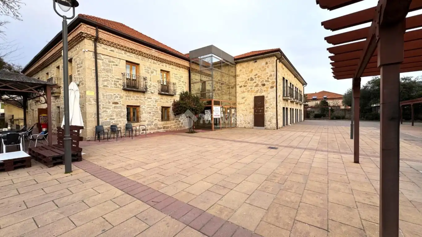 Vista exterior de Casa adosada en venda en Moralzarzal amb Calefacció, Terrassa i Piscina comunitària
