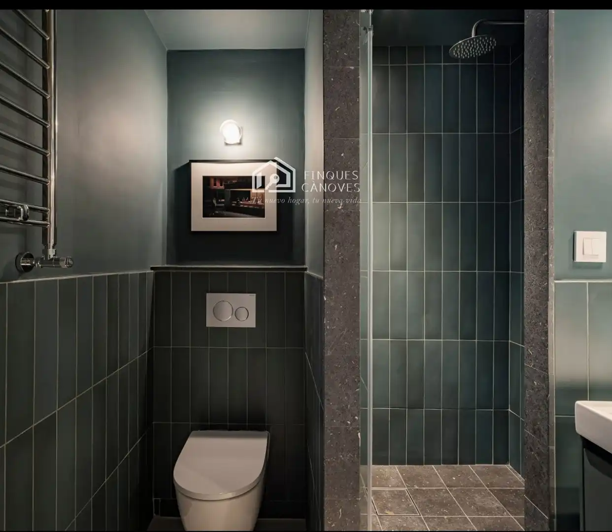 Bathroom of Flat for sale in Girona  with Air Conditioner, Heating and Terrace