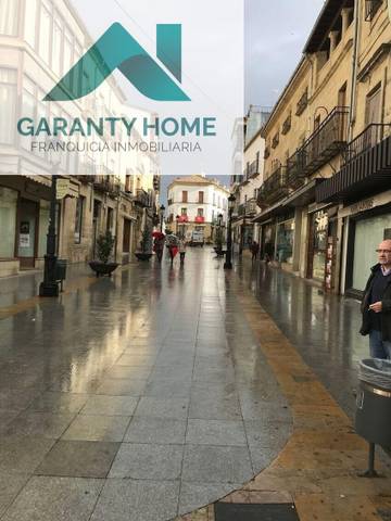 Local comercial en Venta en Baeza