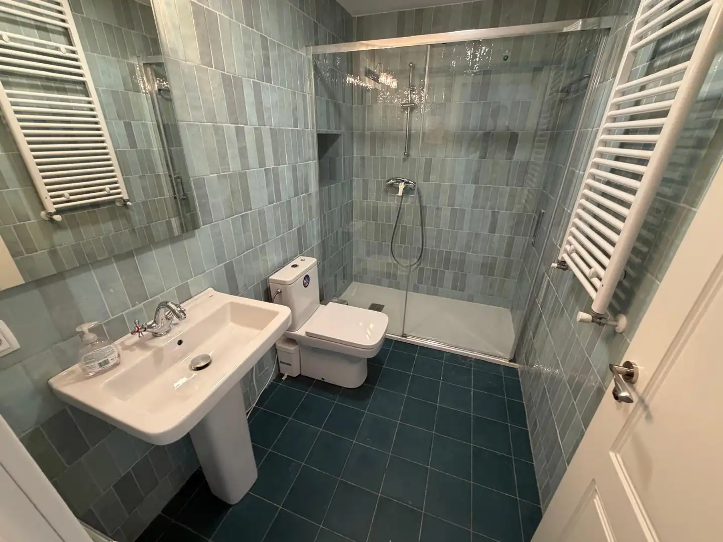 Baño de Casa o chalet de alquiler en Torrelodones con Calefacción, Jardín privado y Parquet