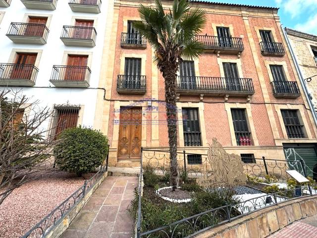 Casa adosada en Venta en Avenida Constitución, 14 en Villanueva del Arzobispo