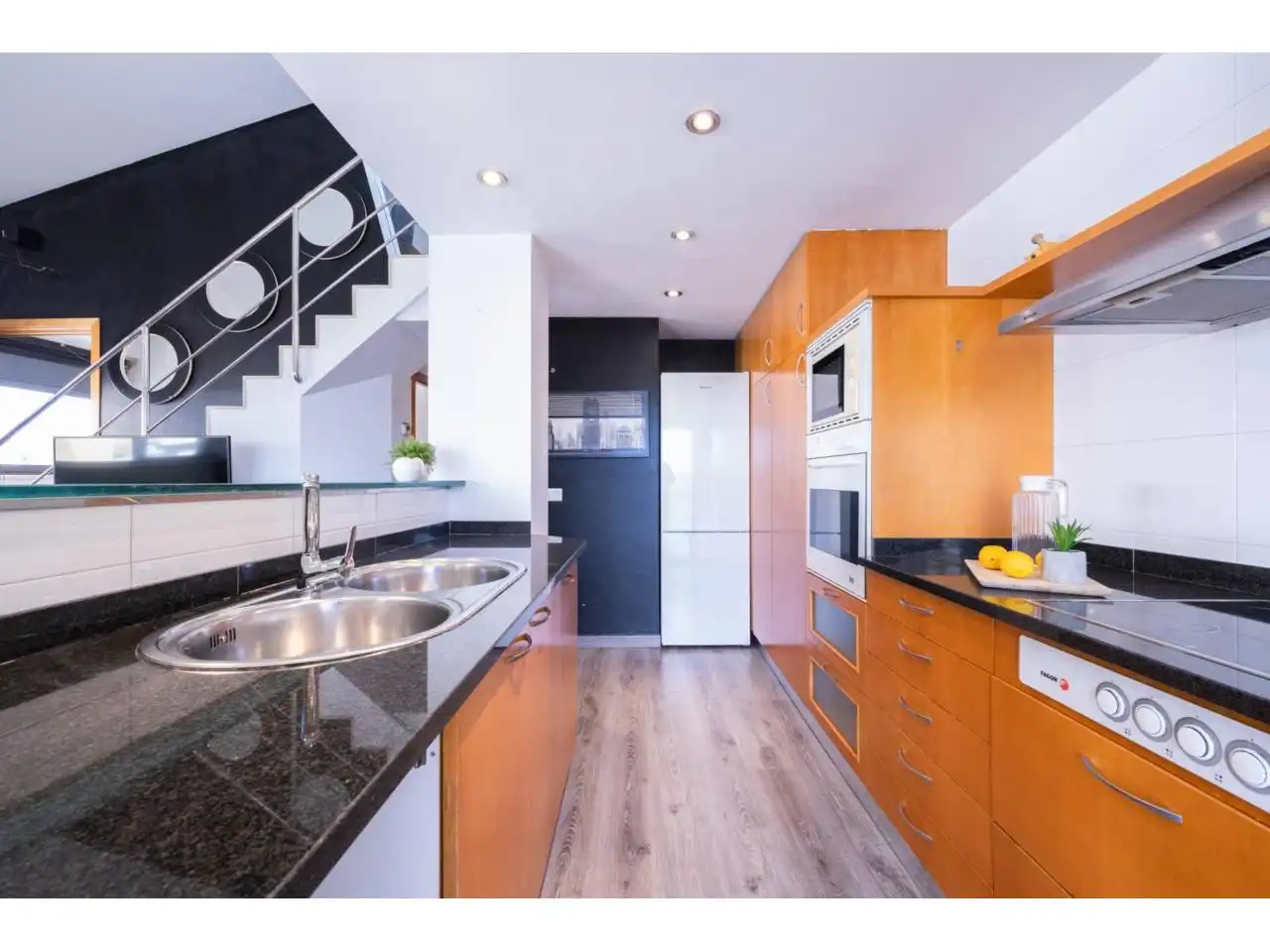 Kitchen of Flat for sale in Girona  with Air Conditioner, Heating and Parquet flooring