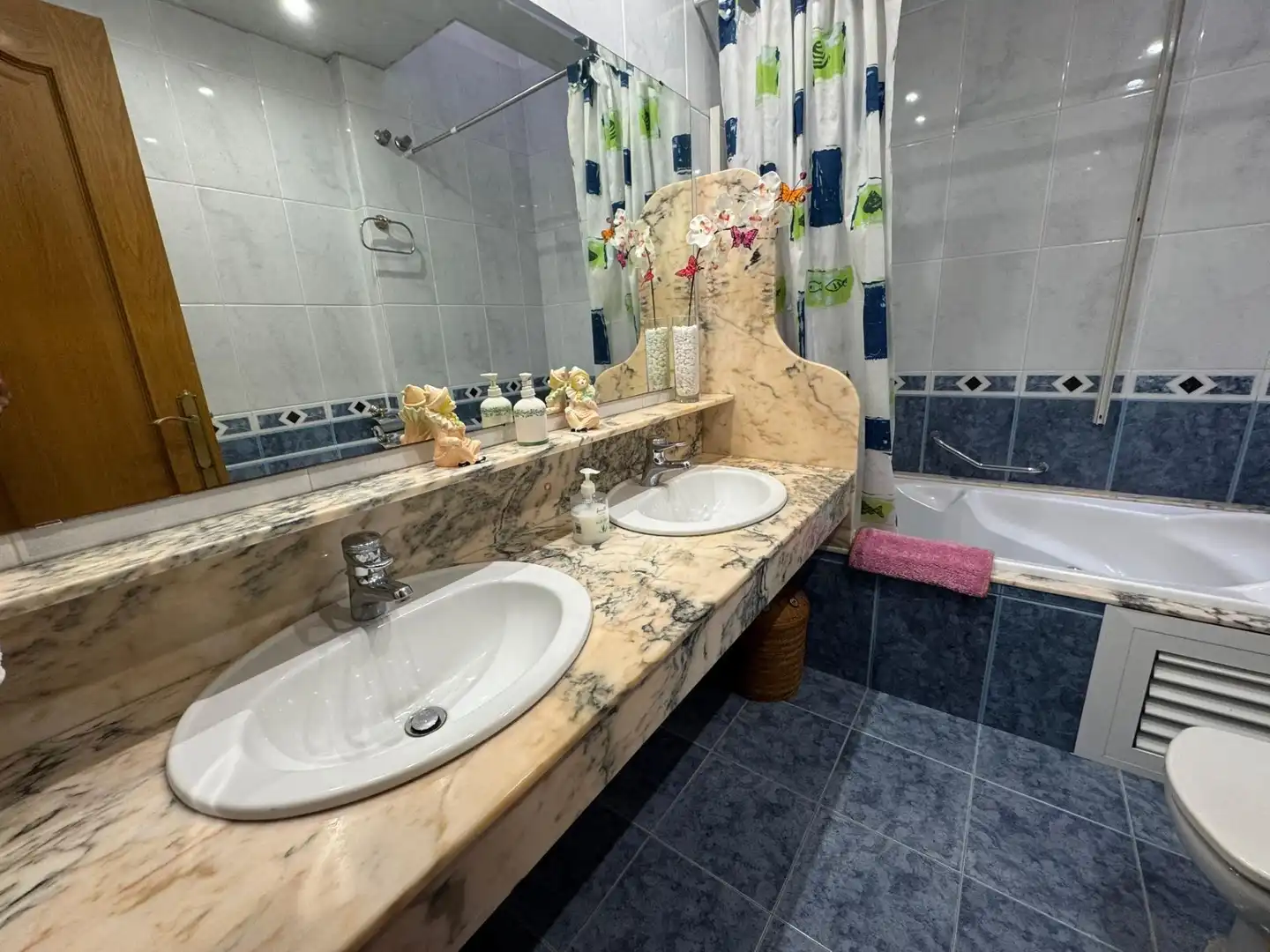 Badezimmer von Haus oder Chalet zum Verkauf in Cornellà de Llobregat mit Heizung, Privatgarten und Terrasse