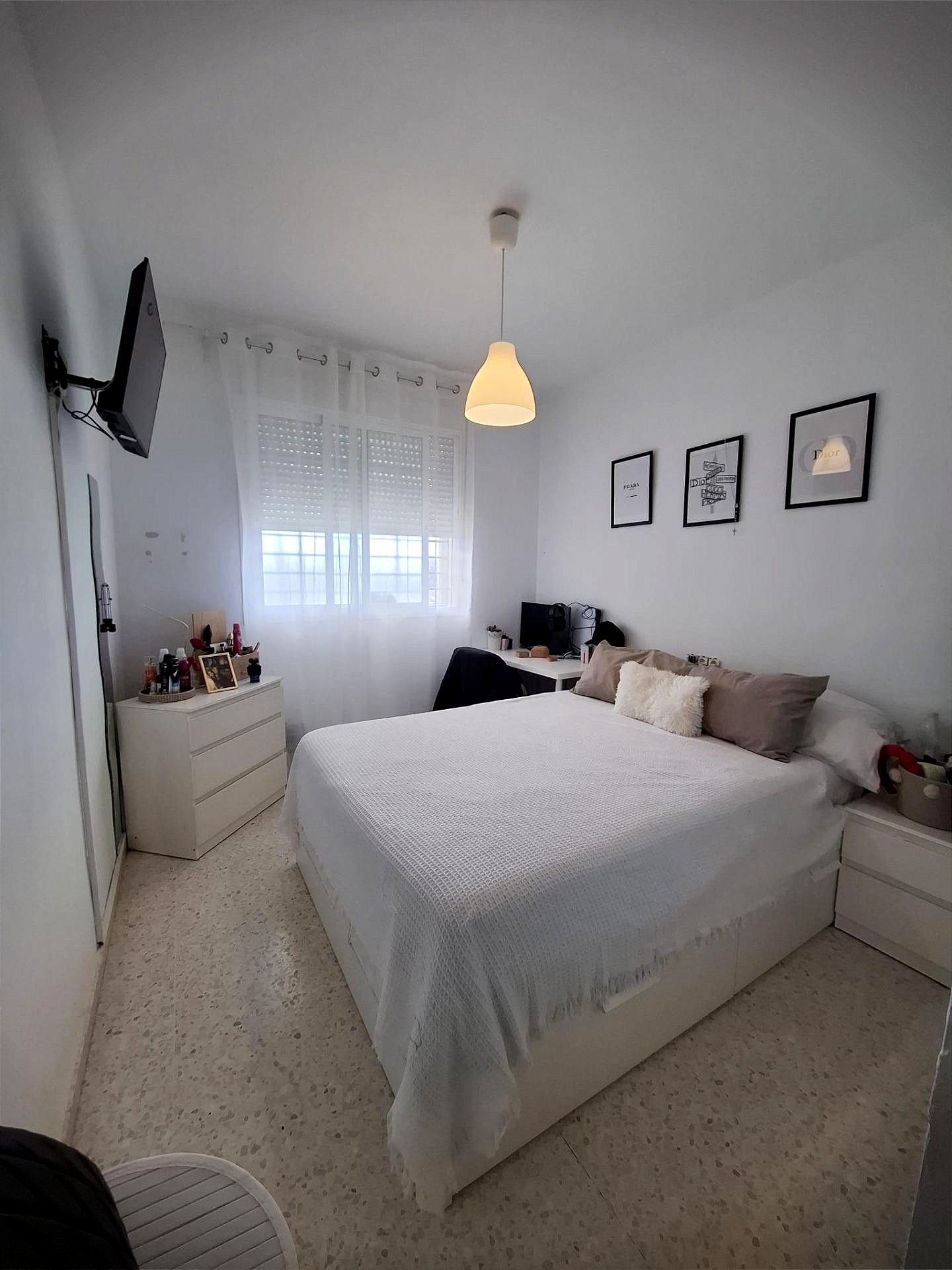 Dormitori de Pis en venda en Jerez de la Frontera amb Aire condicionat, Moblat i Piscina comunitària