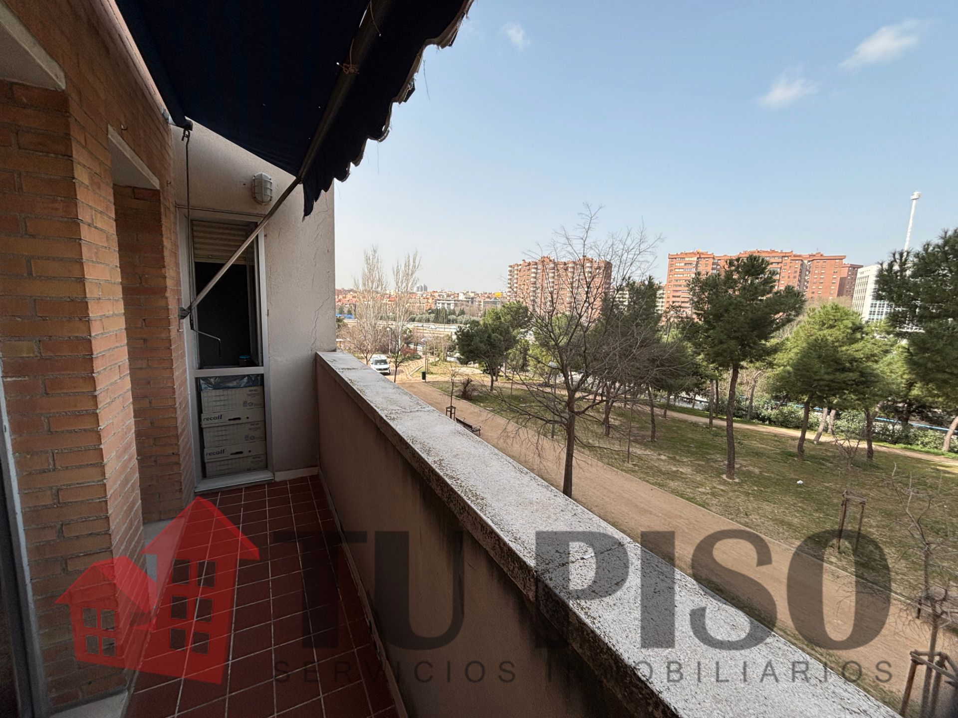 Habitación de Piso en venta en  Madrid Capital con Calefacción, Terraza y Amueblado