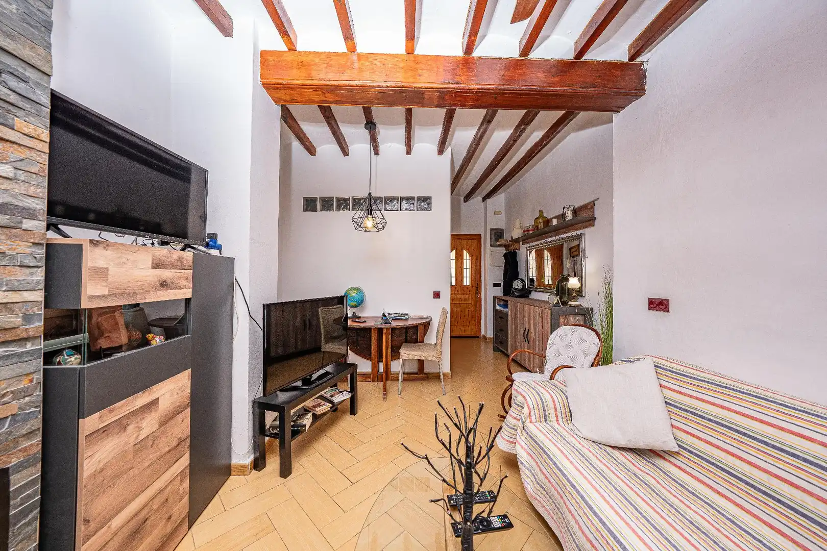 Sala d'estar de Casa o xalet en venda en Polop amb Aire condicionat i Terrassa
