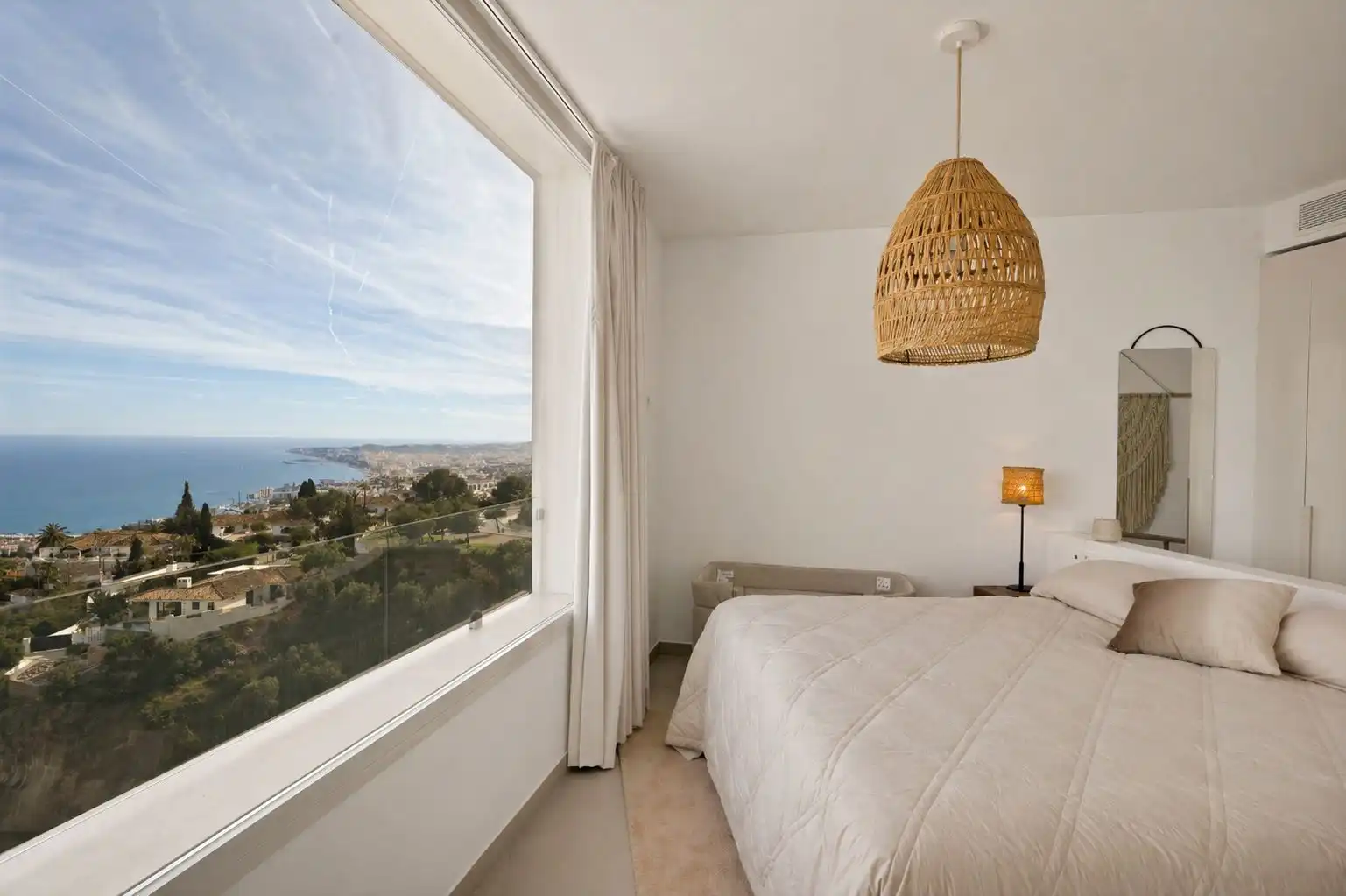 Habitación de Ático en venta en Benalmádena con Jardín privado, Alarma y Piscina comunitaria