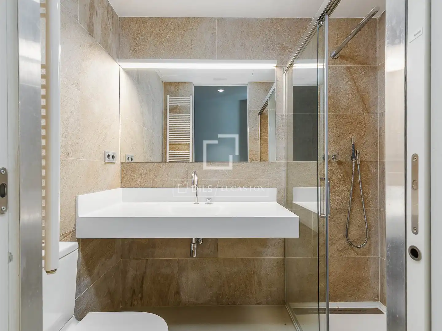 Baño de Ático en venta en Barcelona con Aire acondicionado, Calefacción y Jardín privado