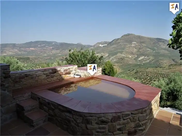 Finca rústica en venda a Huelma