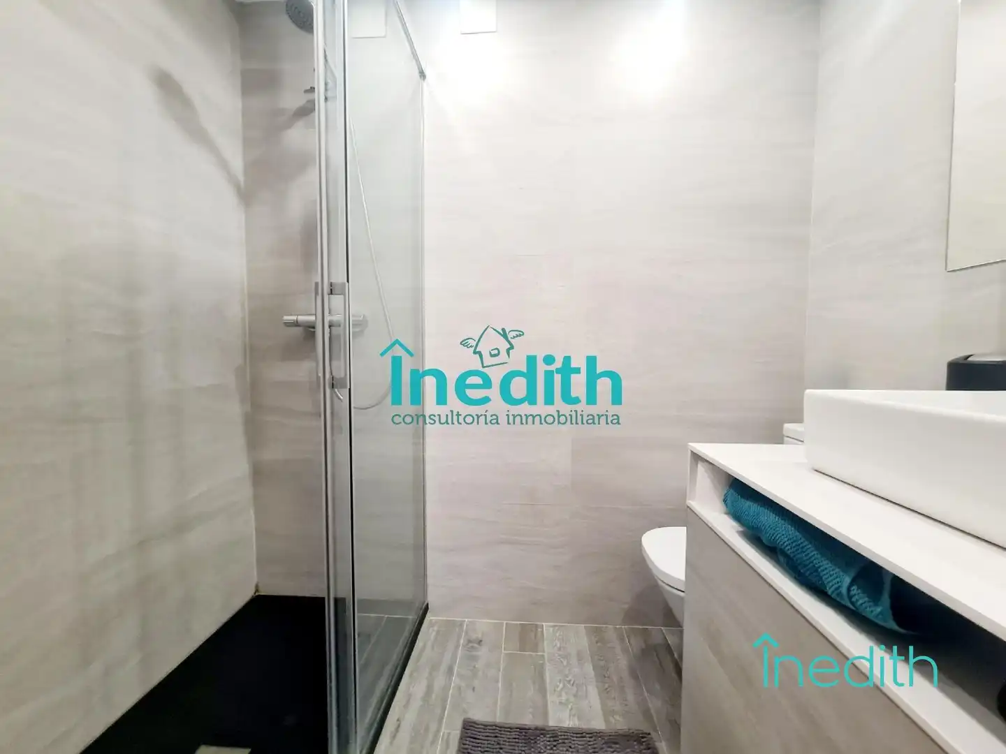 Bathroom of Flat for sale in Castelldefels  with Air Conditioner, Heating and Private garden