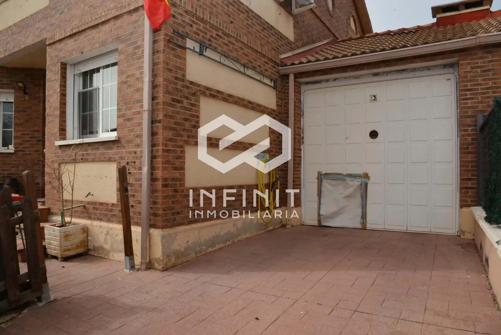 Casa adosada en venta en Villanueva de la Torre