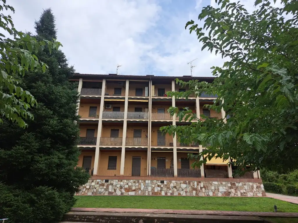 Außenansicht von Maisonette zum Verkauf in Berga mit Heizung, Parkett und Abstellraum