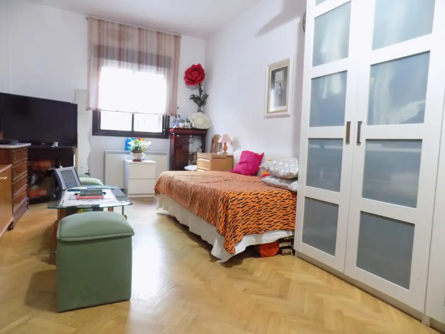 Dormitori de Pis en venda en Madrid amb Calefacció, Parquet i Moblat