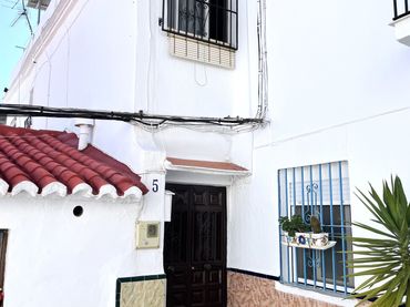 Terraced house for sale in Algarrobo pueblo