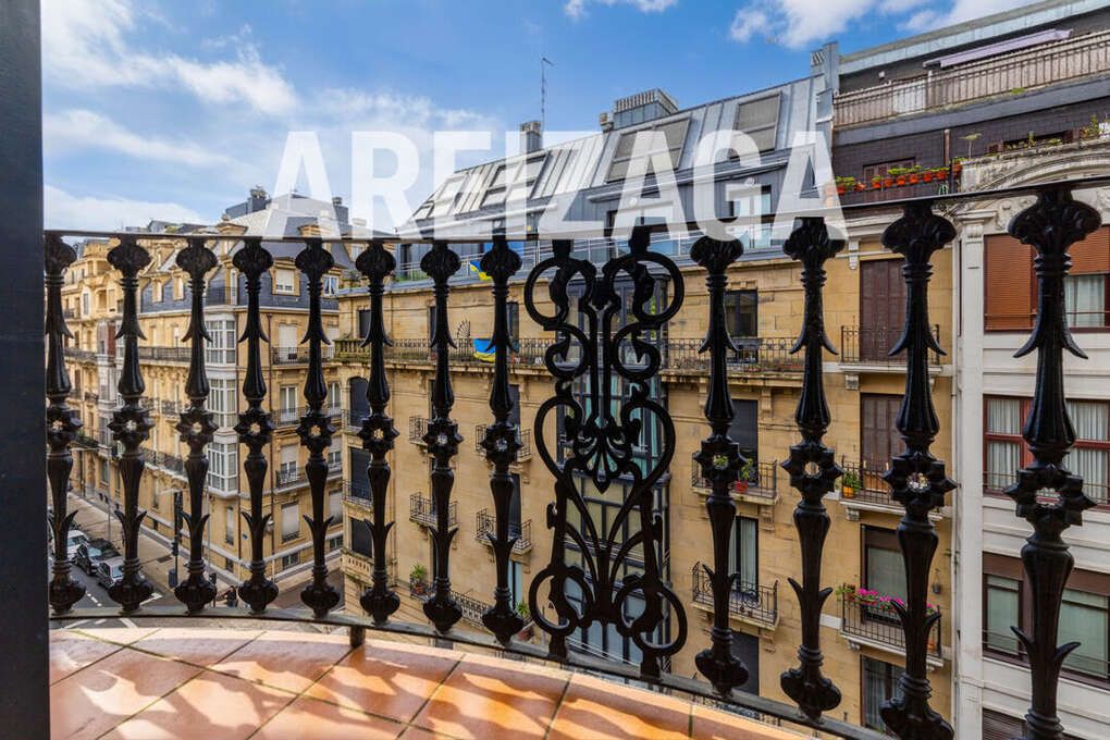 Exterior view of Flat for sale in Donostia - San Sebastián   with Heating and Balcony
