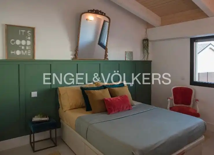 Habitación de Casa adosada de alquiler en Boadilla del Monte con Aire acondicionado, Calefacción y Jardín privado