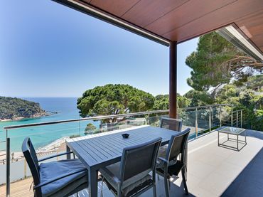Casa amb piscina en venda a Carrer Ronda d'Europa