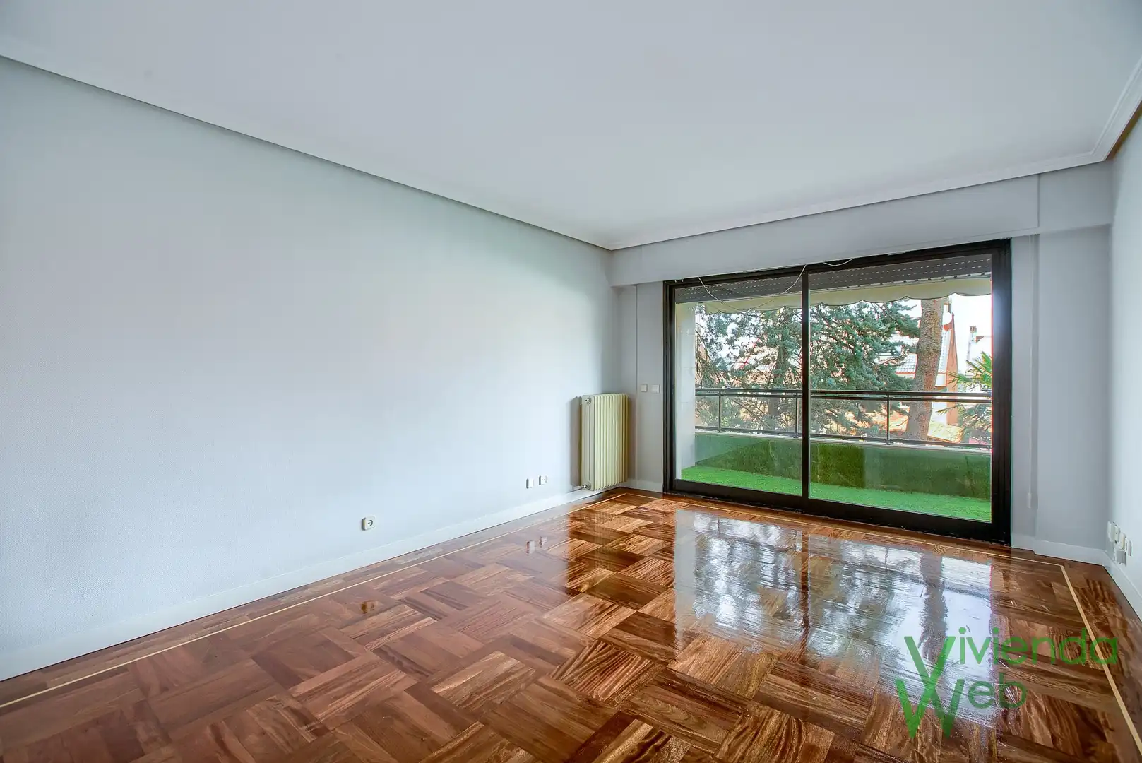 Living room of Flat for rent in Pozuelo de Alarcón  with Air Conditioner, Heating and Private garden