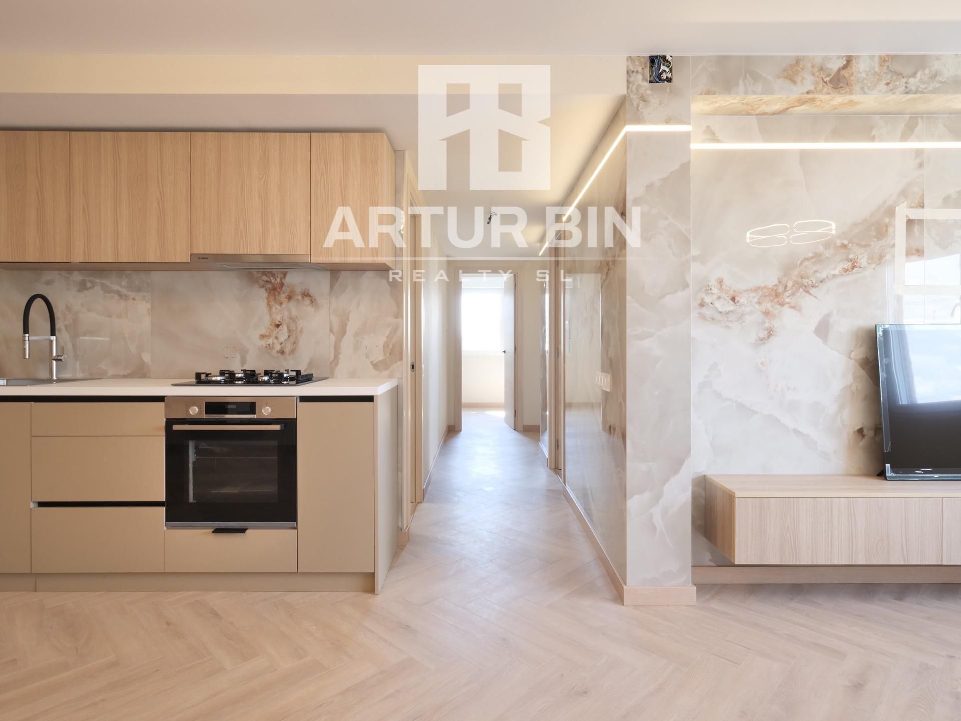 Kitchen of Apartment for sale in  Valencia Capital  with Air Conditioner