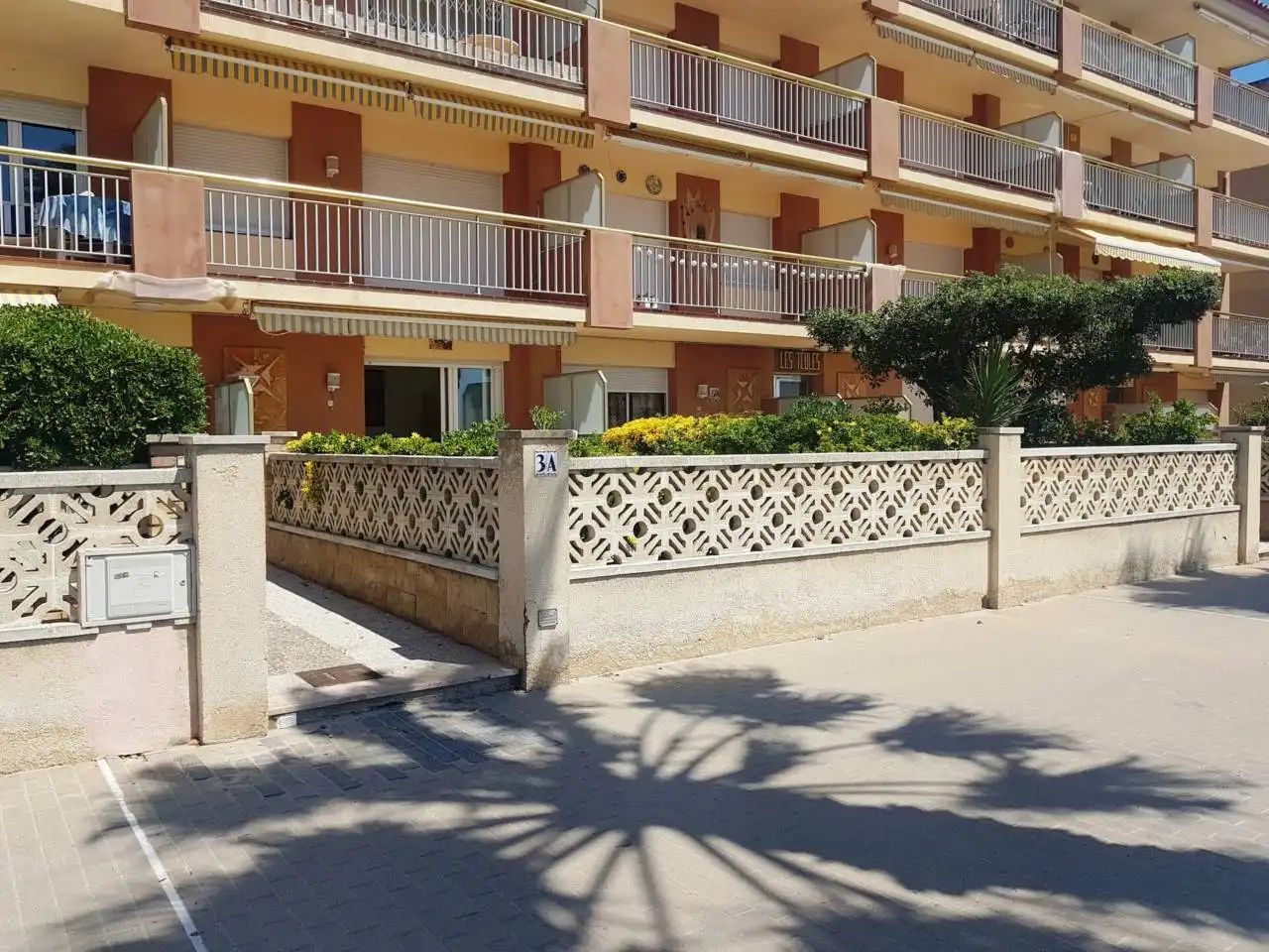 Exterior view of Flat for rent in Vilanova i la Geltrú  with Private garden, Terrace and Furnished