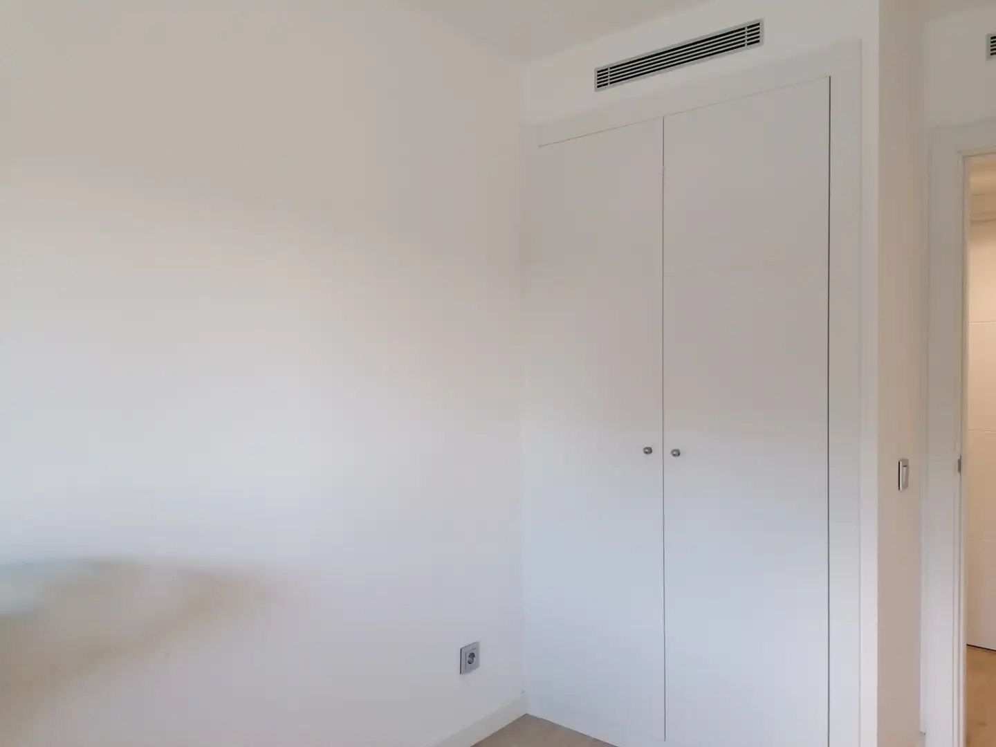 Bedroom of Flat for rent in Girona  with Air Conditioner, Heating and Parquet flooring