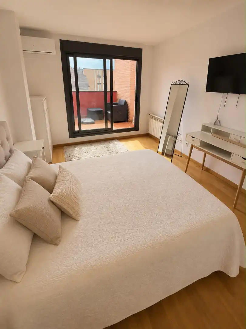 Bedroom of Flat for rent in Oviedo   with Air Conditioner, Heating and Parquet flooring