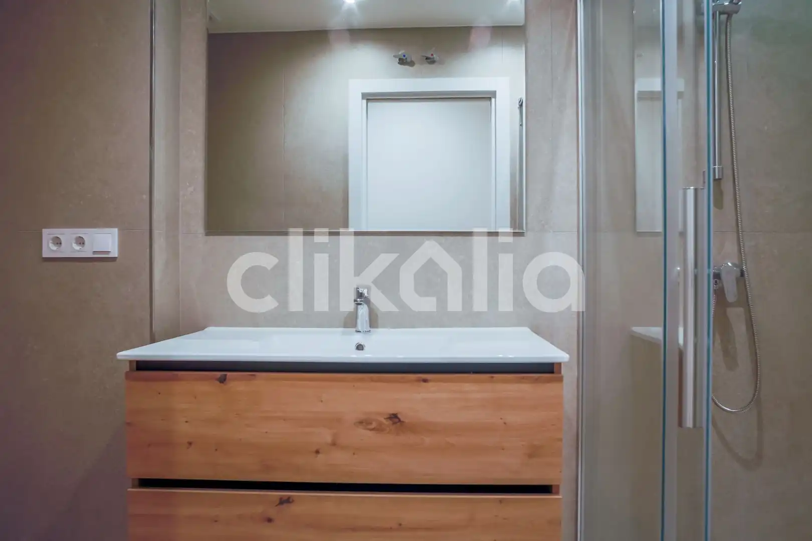 Baño de Piso en venta en Madrid con Aire acondicionado y Calefacción