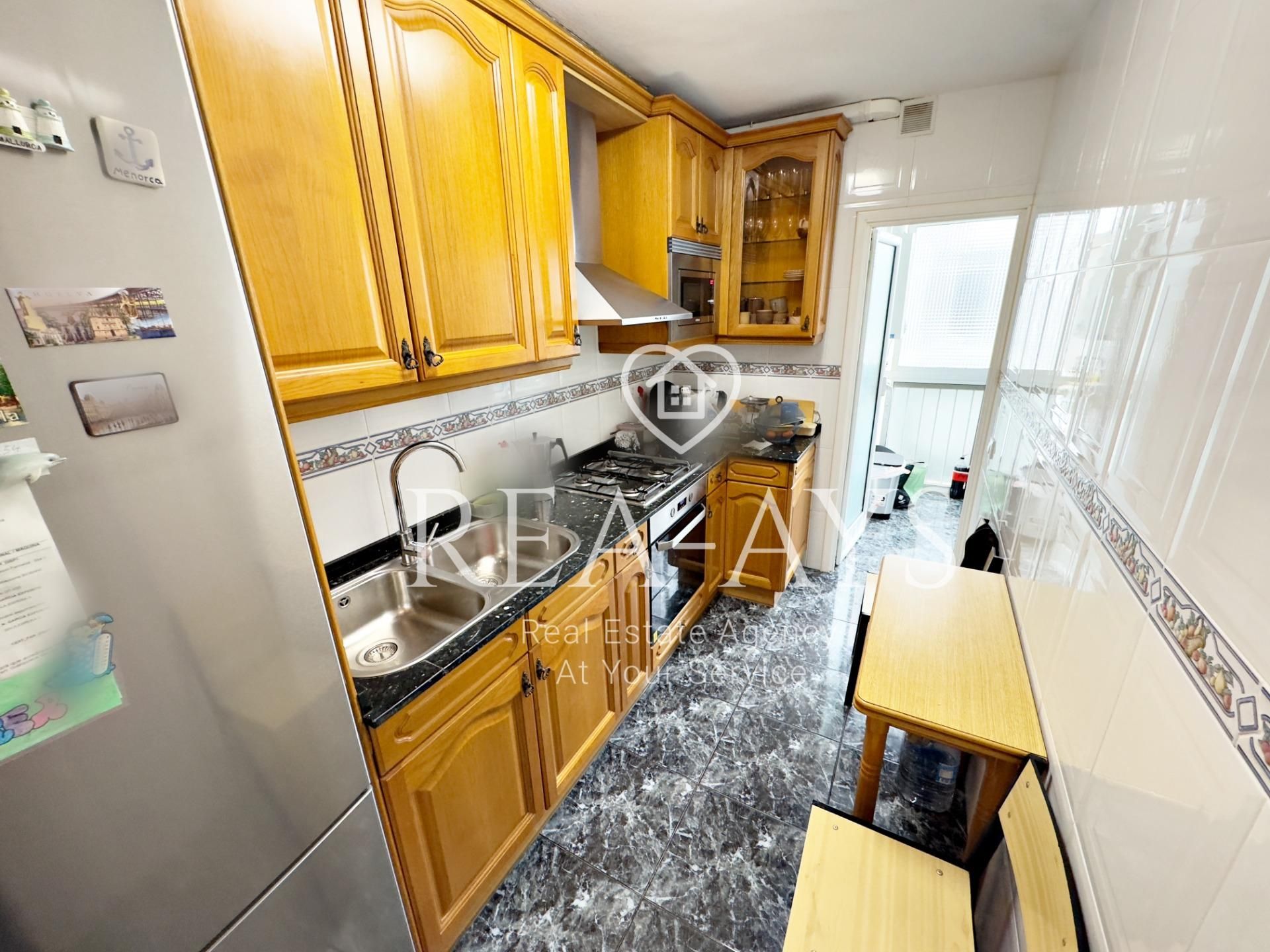 Kitchen of Flat for sale in Cornellà de Llobregat  with Air Conditioner, Heating and Terrace